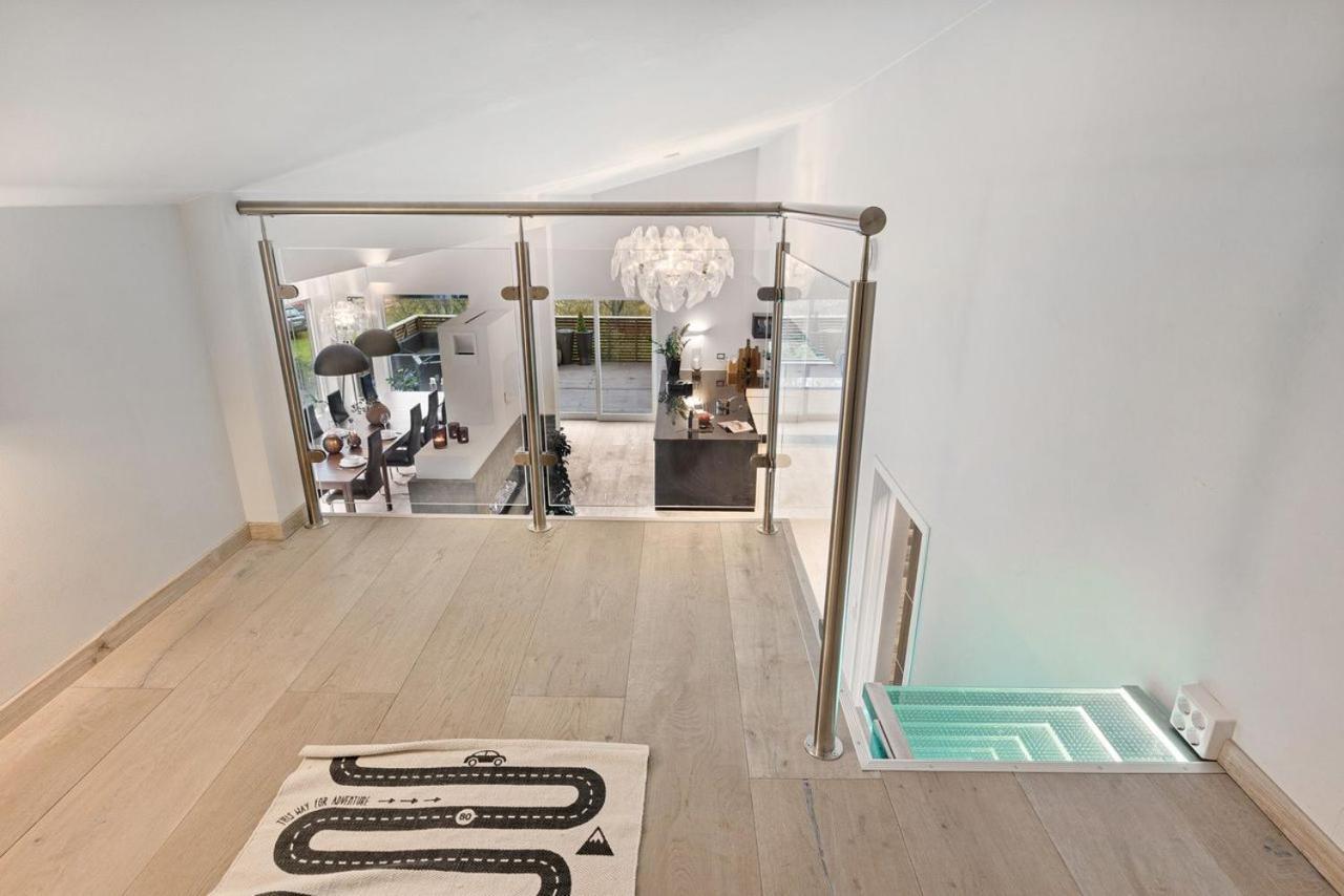 High-End Villa Sentralt I トロムソ エクステリア 写真