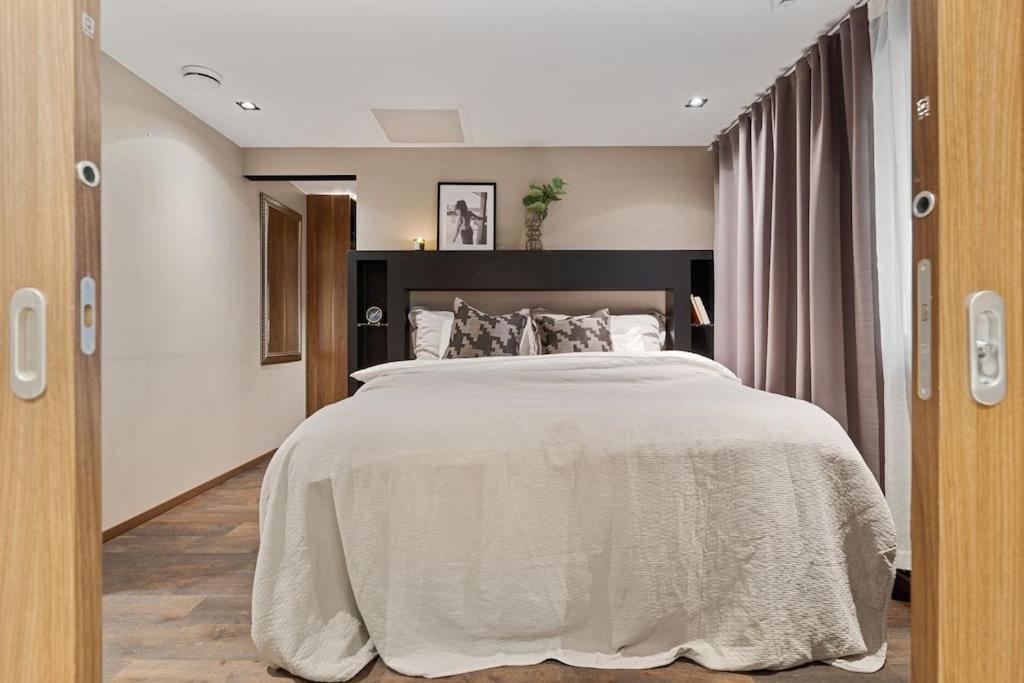 High-End Villa Sentralt I トロムソ エクステリア 写真
