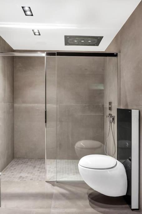 High-End Villa Sentralt I トロムソ エクステリア 写真